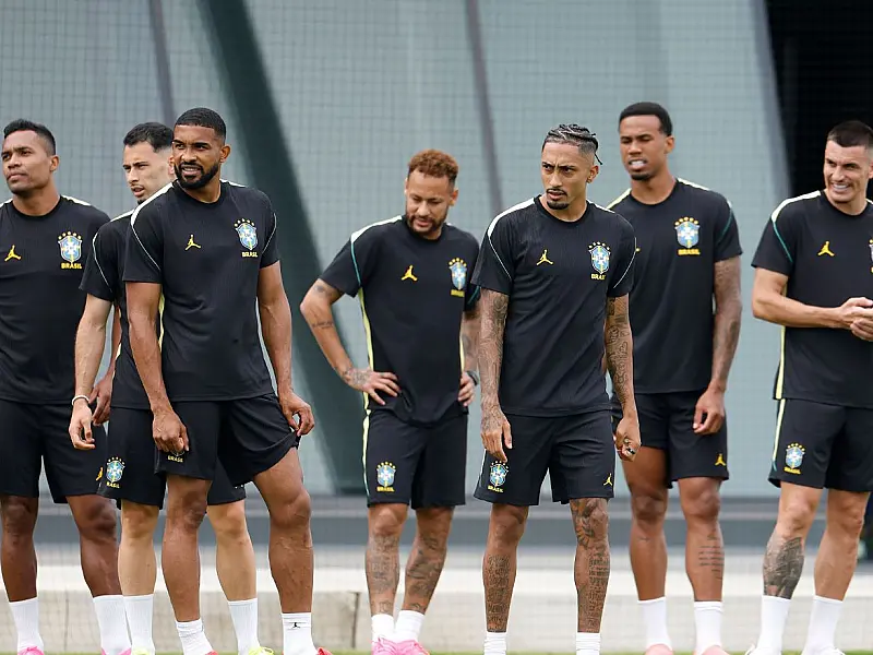 Jogadores realizam atividades com bola no CT Columbia Park de olho na segunda rodada do Mundial