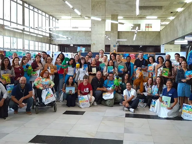 Entrega de materiais didáticos na Biblioteca Pública marca reforço no incentivo à pesquisa