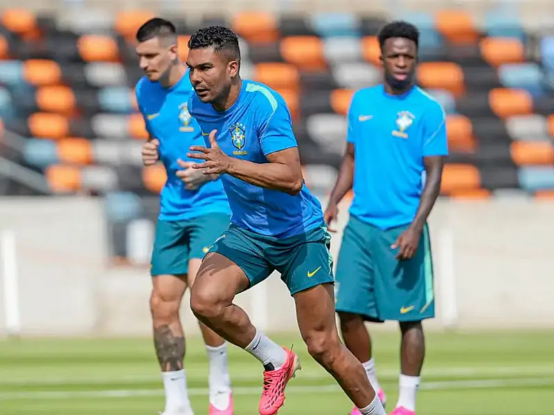 Jogadores da Seleção Brasileira realizam atividade física no Texas antes da estreia no mata-mata do Mundial