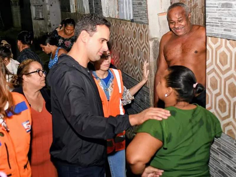 Governador Lucas Ribeiro inspeciona pontos críticos de alagamento e planeja obras estruturais na Ilha do Bispo