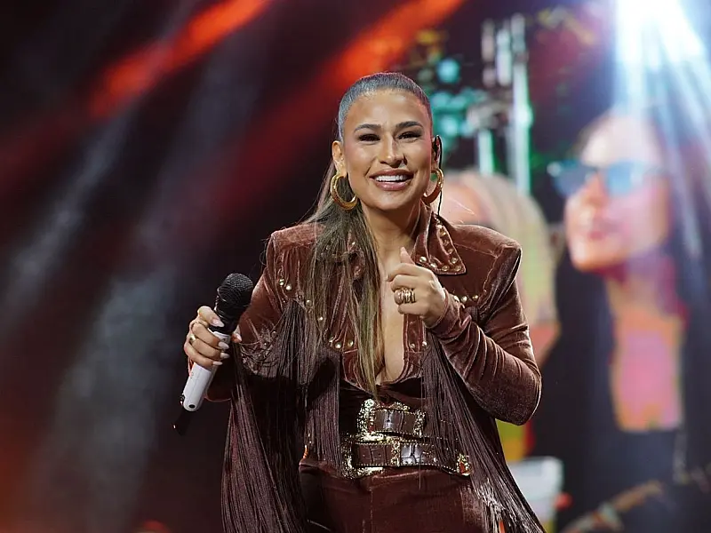 Cantora Simone Mendes é um dos grandes destaques na véspera de São Pedro em Campina Grande
