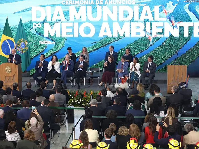 Cerimônia no Palácio do Planalto oficializa investimentos e novas diretrizes para o meio ambiente