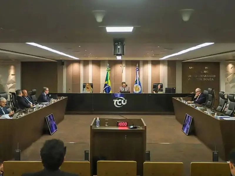 Ministros do TCU analisam dados financeiros e emitem alertas sobre o Orçamento da União