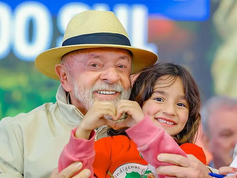 Presidente Lula participa de solenidade do Programa Terra da Gente que converteu dívidas tributárias em áreas para assentamentos rurais