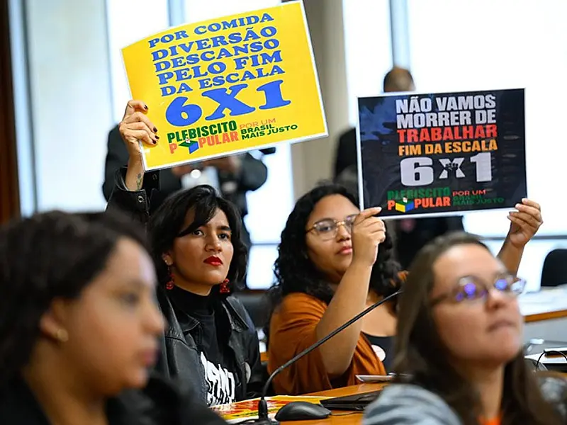Plenário do Senado Federal sedia sessão temática com lideranças para alinhar a transição da jornada de trabalho de 44 para 40 horas