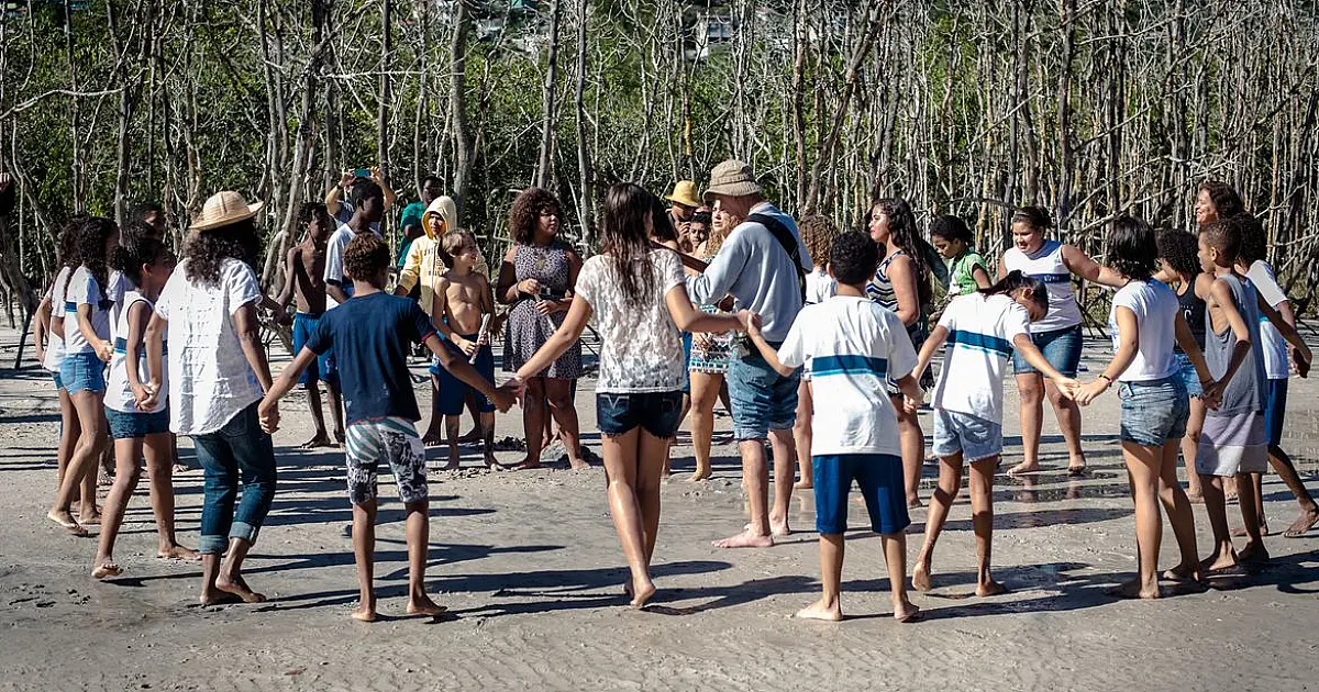 Música e preservação: o projeto que usa a flauta para salvar os manguezais do Rio