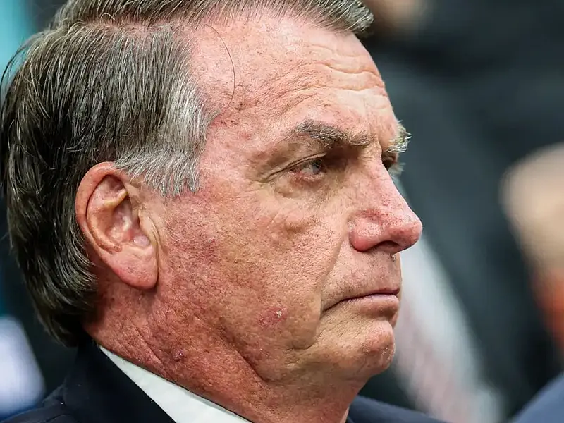 Advogados do ex presidente apresentam esclarecimentos requeridos pelo ministro relator no STF