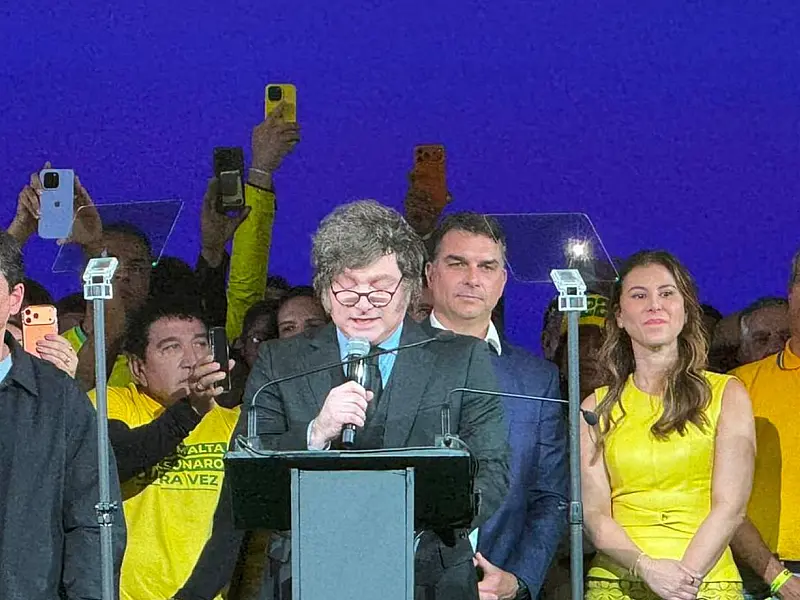 Governo brasileiro convoca embaixador em Buenos Aires após declarações ofensivas em evento político