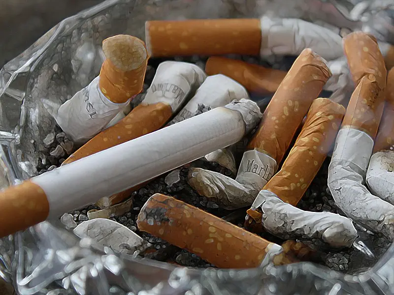 Marco regulatório iniciado em 1996 reduziu drasticamente o consumo de cigarros e mudou hábitos sociais no Brasil
