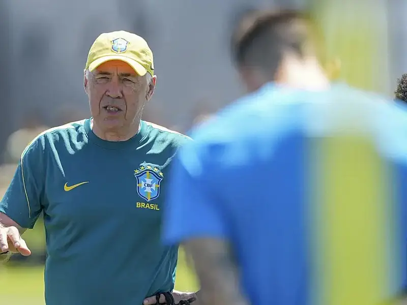 Comandante italiano ajusta posicionamento tático da Seleção antes do mata-mata em Nova Jersey