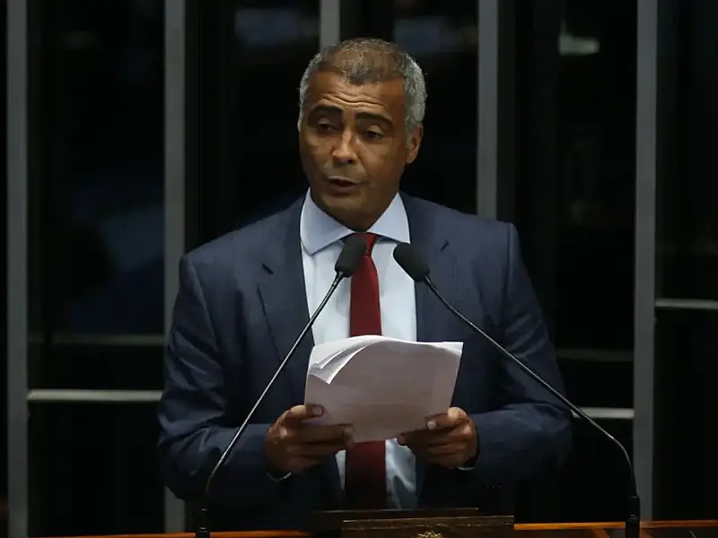 Romário pode ter todos os rendimentos de sua participação na cobertura da Copa retidos por ordem judicia