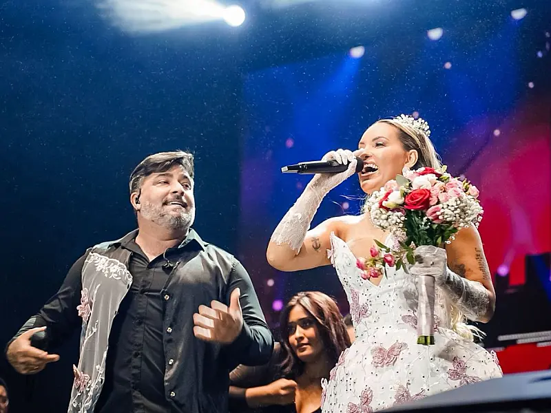 Banda Seu Desejo se apresenta no Palco Principal do Parque do Povo no último sábado de festa