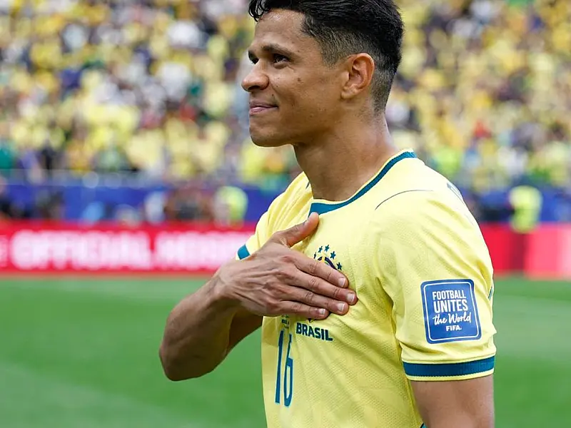 Camisa 16 da Seleção destaca foco e dedicação tática para o confronto eliminatório contra a Noruega