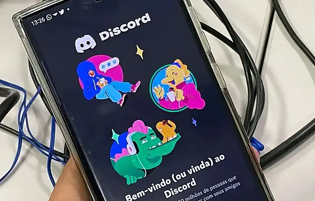 Interface do aplicativo de comunicação e mensagens exibida em tela digital
