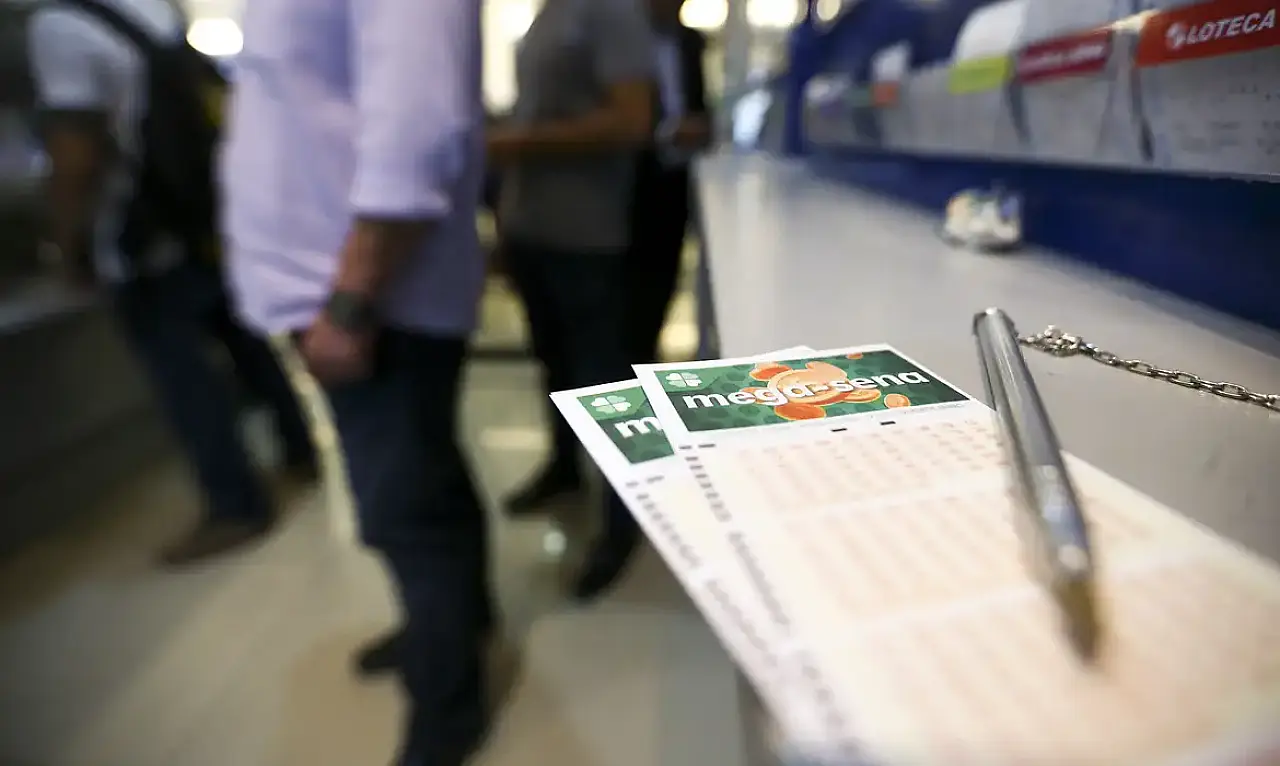 Mega-Sena acumula e sorteio de quinta-feira deve pagar R$ 50 milhões; veja os números