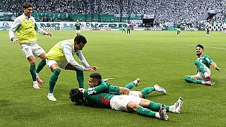 Palmeiras goleia o Vasco no Nubank Parque e amplia vantagem na liderança do Brasileirão