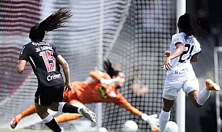 Vasco conquista Brasileirão Feminino A2 diante de 8 mil torcedores e volta à elite em 2027
