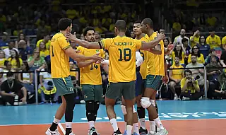 Brasil vence Venezuela, garante vaga no Mundial e decide Sul-Americano contra Argentina