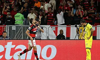Flamengo bate o Mirassol e cola no Palmeiras na briga pelo título do Brasileirão