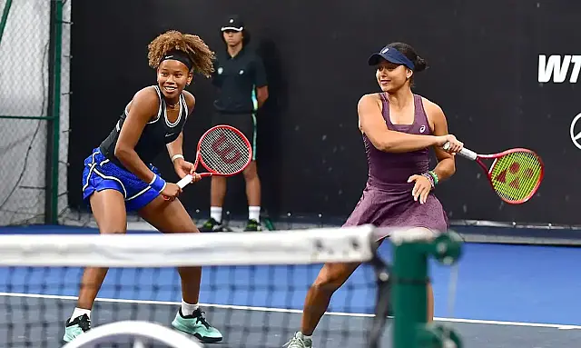 Naná Silva reage no SP Open e avança às quartas de duplas com Victória Barros