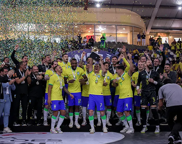 Brasil goleia Afeganistão por 6 a 0 e conquista tricampeonato da Copa das Nações de Futsal