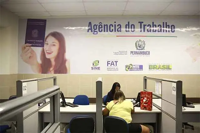 Pernambuco tem 1.359 vagas de emprego em 13 municípios nesta segunda-feira (26)