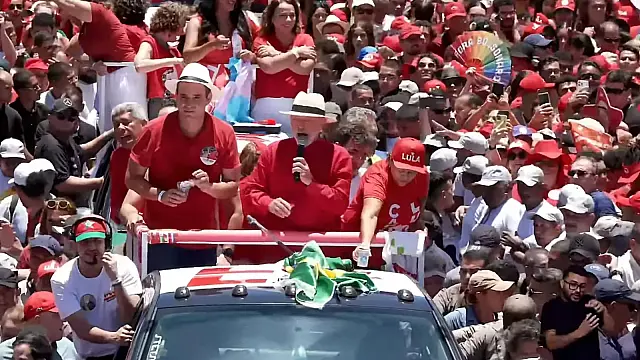 Lula critica direita, defende investimentos no Nordeste e promete terceira ponte em Natal
