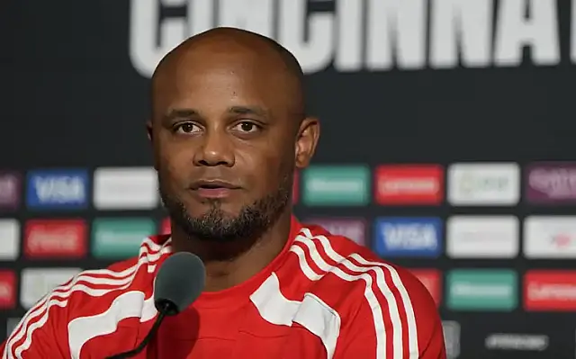 Técnico do Bayern, Vincent Kompany desmaia durante treino e é levado a hospital