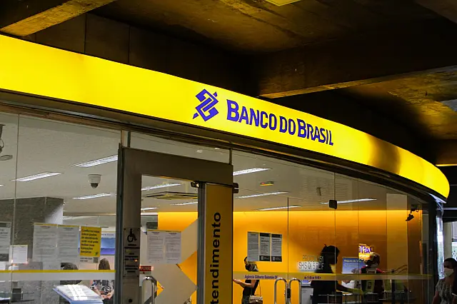 Banco do Brasil abre 600 vagas de estágio para estudantes do ensino médio; bolsa e benefícios chegam a R$ 1.773,00