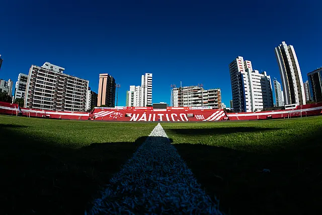 Náutico tenta quebrar jejum de vitórias contra o Avaí para encaminhar permanência na Série B