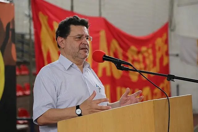 Presidente do PCO diz que Flávio Bolsonaro é perseguido e acusa STF de ditadura