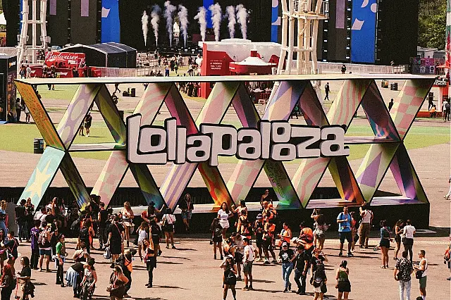 De Travis Scott a Charli XCX: Lollapalooza Brasil 2027 revela programação diária e abre venda de ingressos