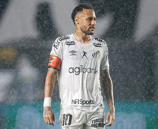 CBF divulga áudio do VAR sobre expulsão de Neymar em Santos x Bahia