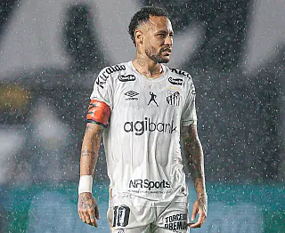 CBF divulga áudio do VAR sobre expulsão de Neymar em Santos x Bahia