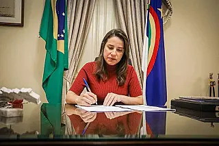 Governo Raquel Lyra destina R$ 211,4 milhões ao BDE para professores; veja como consultar o valor