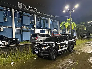 Idosa é presa após polícia encontrar 76 pedras de crack em pote de sorvete em Jaboatão
