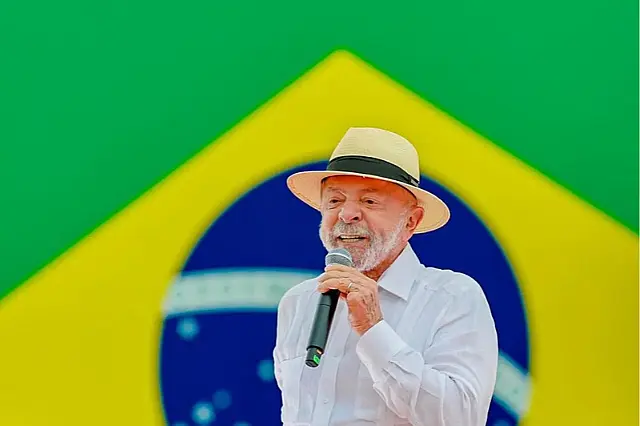 Lula sanciona lei que perdoa dívidas de MEIs e envia PEC da tarifa zero ao Congresso