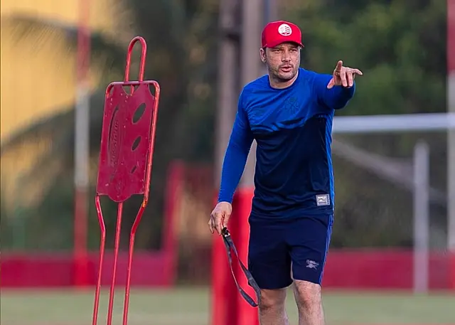 Náutico avalia mudanças no meio-campo para enfrentar o Goiás sem Jean Carlos
