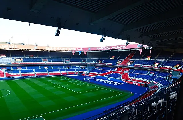 PSG x Lyon é adiado por manifestações na França; veja nova data e horário
