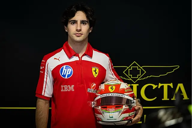 Pernambucano Rafa Câmara pilotará Ferrari no primeiro treino do GP de Interlagos