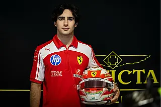 Pernambucano Rafa Câmara pilotará Ferrari no primeiro treino do GP de Interlagos