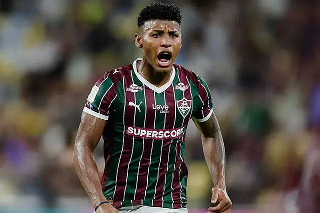 Fluminense vira no último lance contra o Inter e fica perto do G4 do Brasileirão
