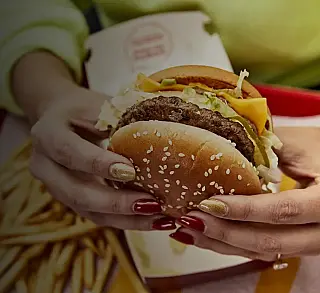 McDonald’s testa cardápio com mais proteína para atrair usuários de Ozempic e Mounjaro