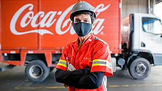 Solar Coca-Cola abre 1.482 vagas de emprego em 16 estados; veja cargos e como se candidatar