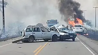 Incêndio às margens da PB-034 causa acidentes e deixa queimados em Alhandra