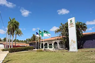 Últimos dias de inscrição: IFSertãoPE oferece 106 vagas gratuitas para aprender idiomas