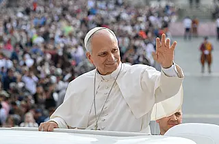 Papa Leão XIV é diagnosticado com câncer de pulmão após cirurgia, informa Vaticano