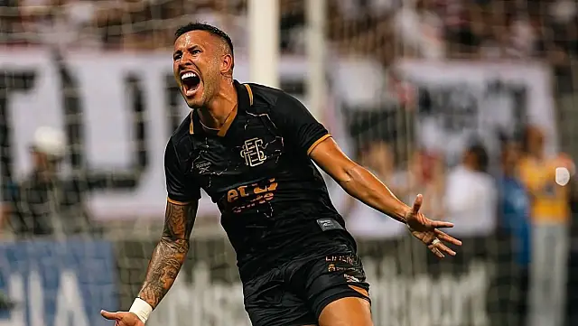 Santa Cruz domina seleção da Série C, e Cristian de Souza é eleito melhor técnico