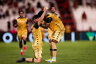 Sport busca empate com um a menos contra o Atlético-GO e segue vivo na briga pelo acesso