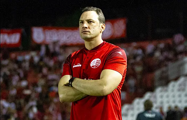 Bruno Pivetti fala sobre pressão no Náutico e critica arbitragem após duelo com Vila Nova